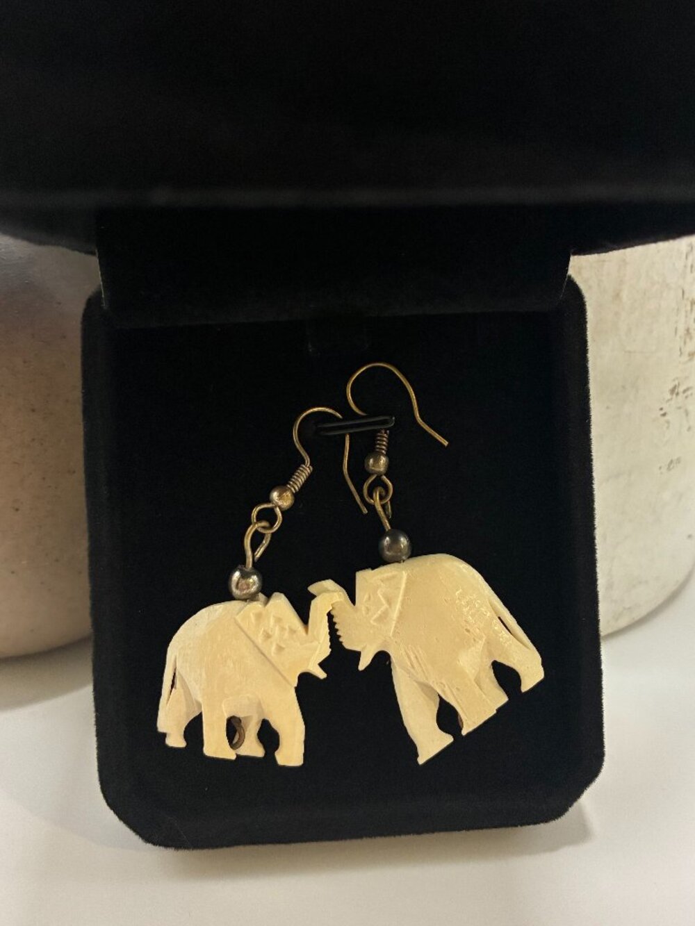 Vintage Hand Carved Bone Elephant Dangle Earrings Tribal Boho Safari - Picture 7 of 8